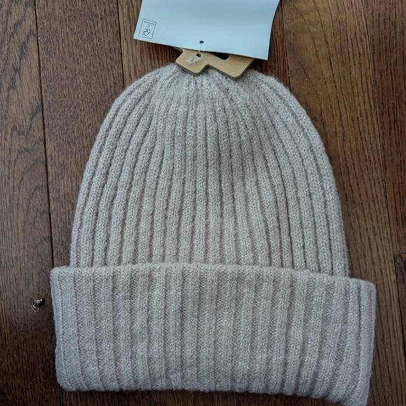 Pink sparkle winter hat - Picture 2 of 5